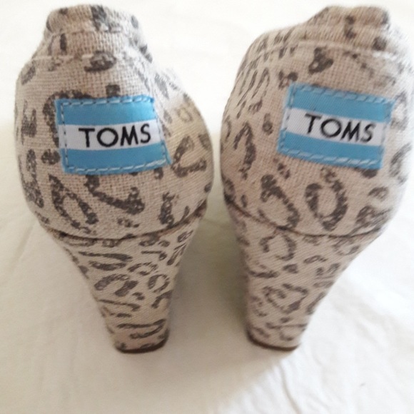 Toms Animal Print Canvas Wedges - Picture 4 of 4